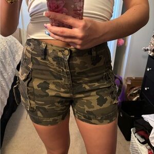 Windsor Camouflage Women's Cargo Shorts